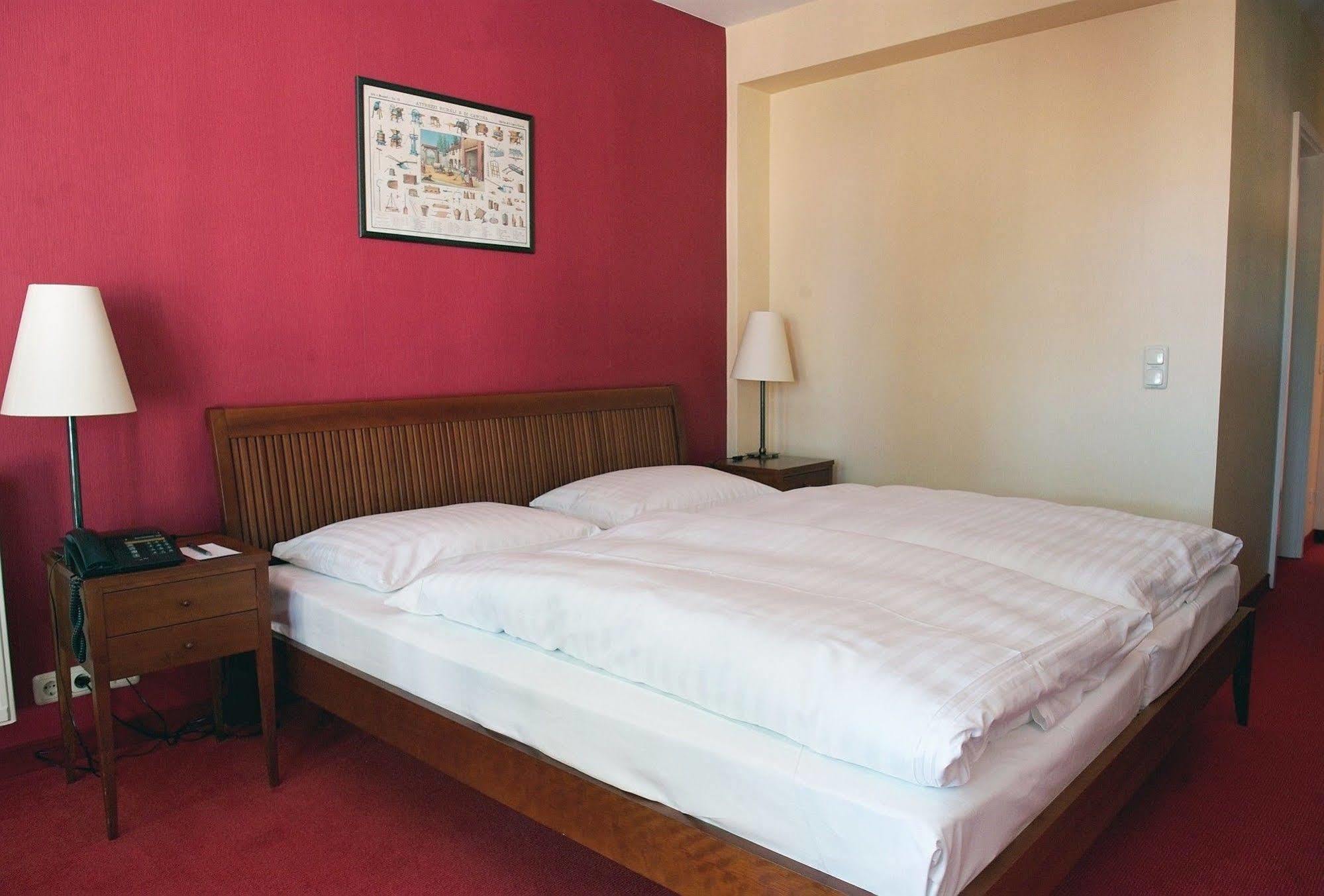 Romantik Hotel Kaufmannshof Берген-ауф-Рюген Экстерьер фото