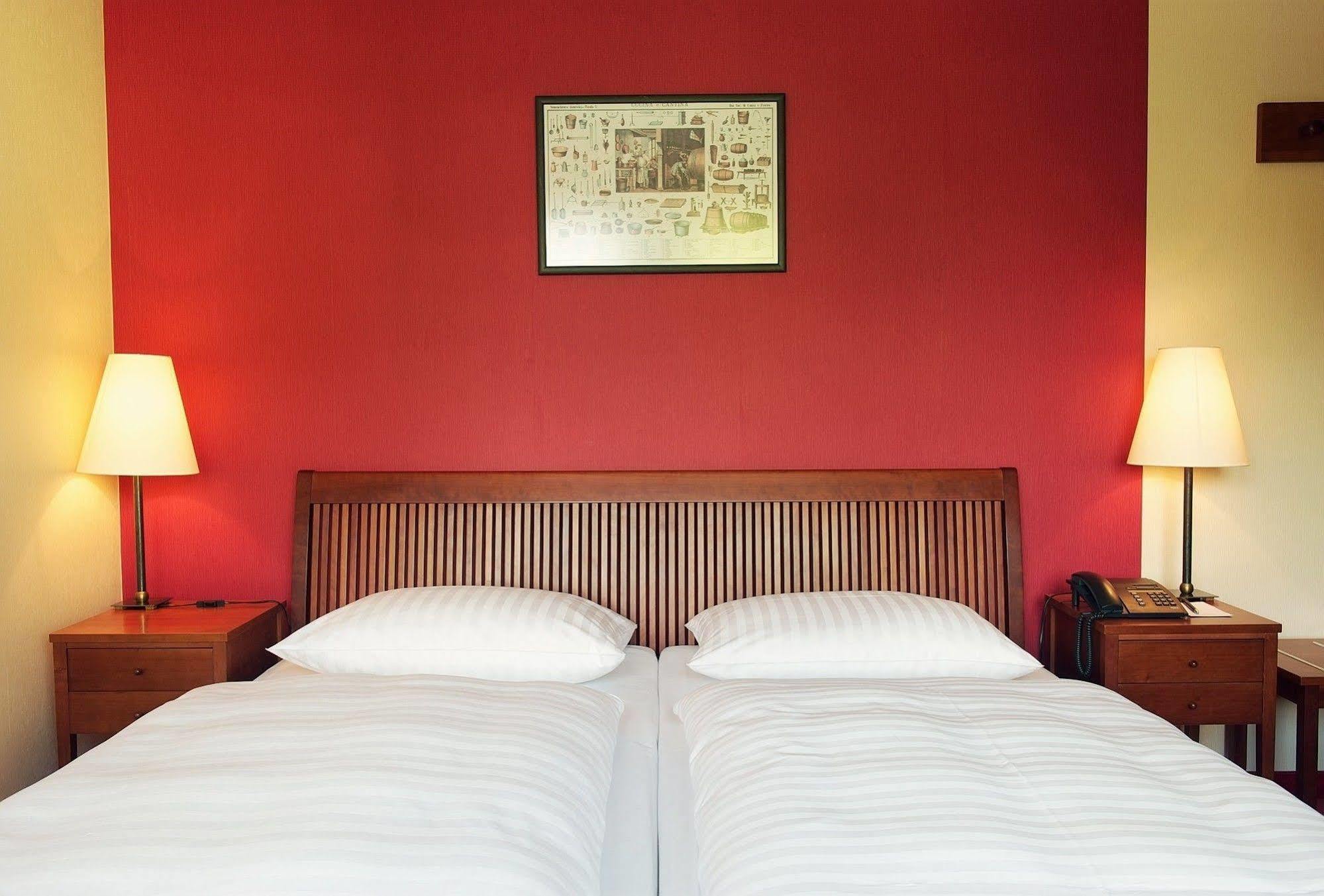Romantik Hotel Kaufmannshof Берген-ауф-Рюген Экстерьер фото